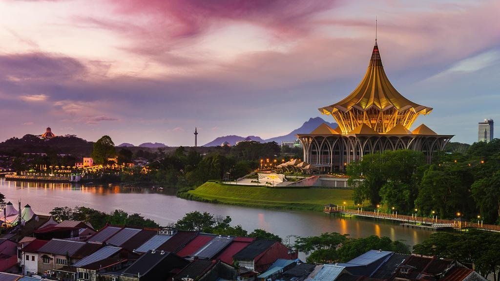 https://mdw-travel-data-us-east-1.s3.amazonaws.com/img/country/Malaysia/Sarawak-Museum/img_03.jpg