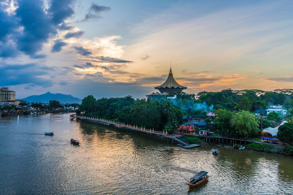 https://mdw-travel-data-us-east-1.s3.amazonaws.com/img/country/Malaysia/Sarawak-River-Cruise/img_01.jpg
