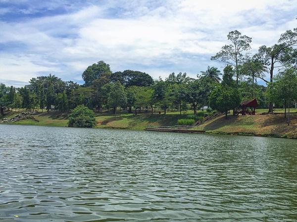 https://mdw-travel-data-us-east-1.s3.amazonaws.com/img/country/Malaysia/Seremban-Lake-Garden/img_01.jpg