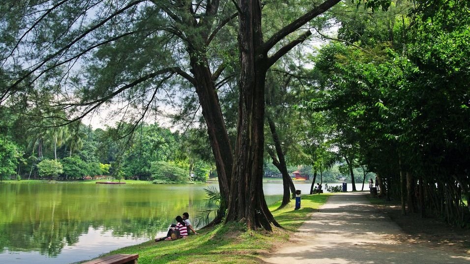 https://mdw-travel-data-us-east-1.s3.amazonaws.com/img/country/Malaysia/Shah-Alam-Lake-Gardens/img_03.jpg