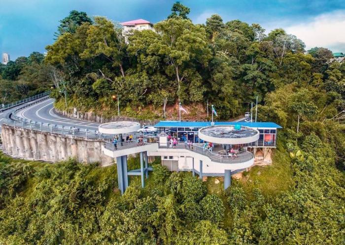 https://mdw-travel-data-us-east-1.s3.amazonaws.com/img/country/Malaysia/Signal-Hill-Observatory-Platform/img_01.jpg