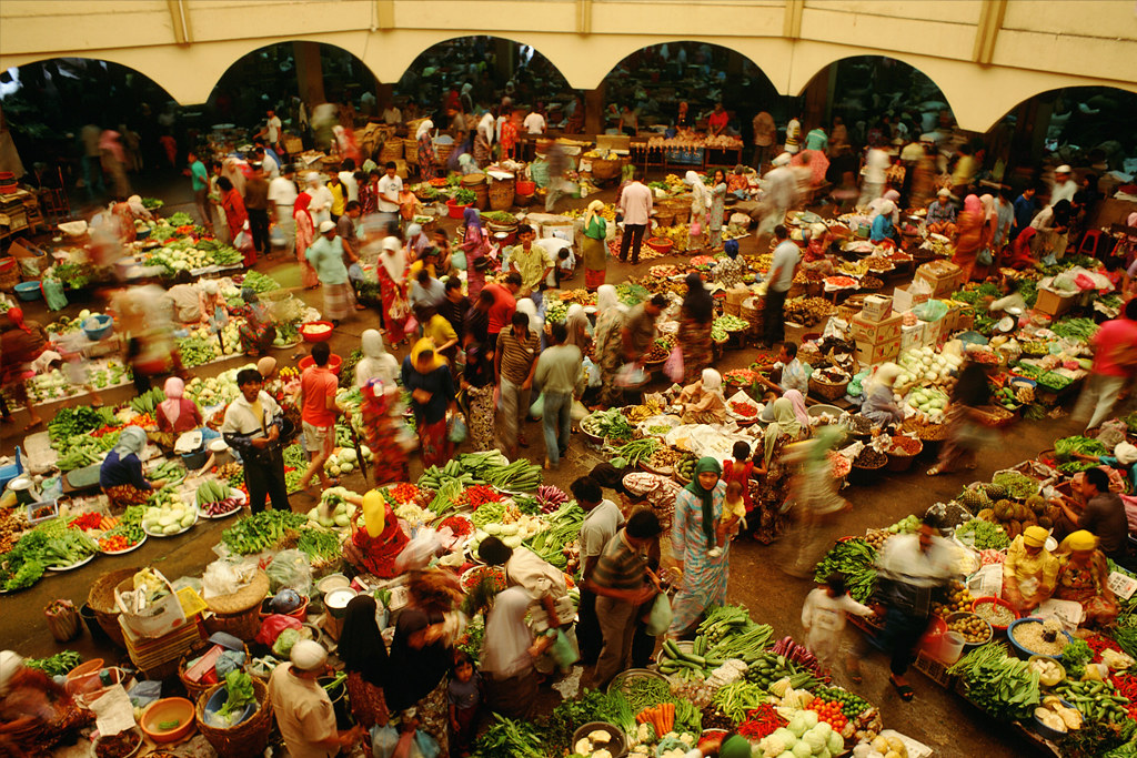 https://mdw-travel-data-us-east-1.s3.amazonaws.com/img/country/Malaysia/Siti-Khadijah-Market/img_02.jpg