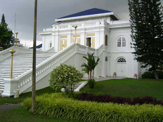 https://mdw-travel-data-us-east-1.s3.amazonaws.com/img/country/Malaysia/Sultan-Abu-Bakar-Royal-Palace-Museum/img_01.jpg