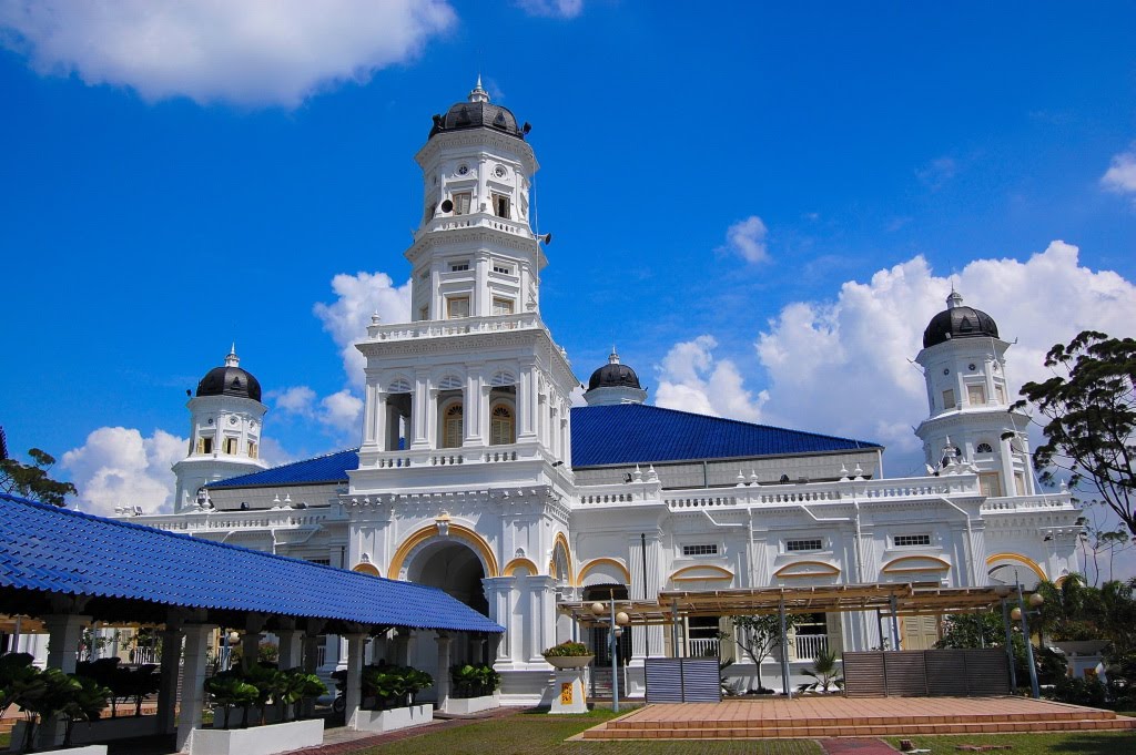 https://mdw-travel-data-us-east-1.s3.amazonaws.com/img/country/Malaysia/Sultan-Ibrahim-Building/img_03.jpg