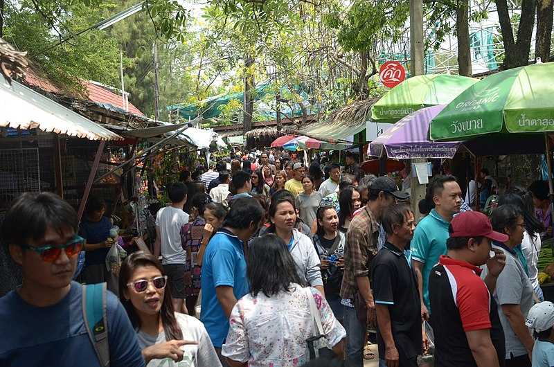 https://mdw-travel-data-us-east-1.s3.amazonaws.com/img/country/Malaysia/Sunday-Market/img_02.jpg