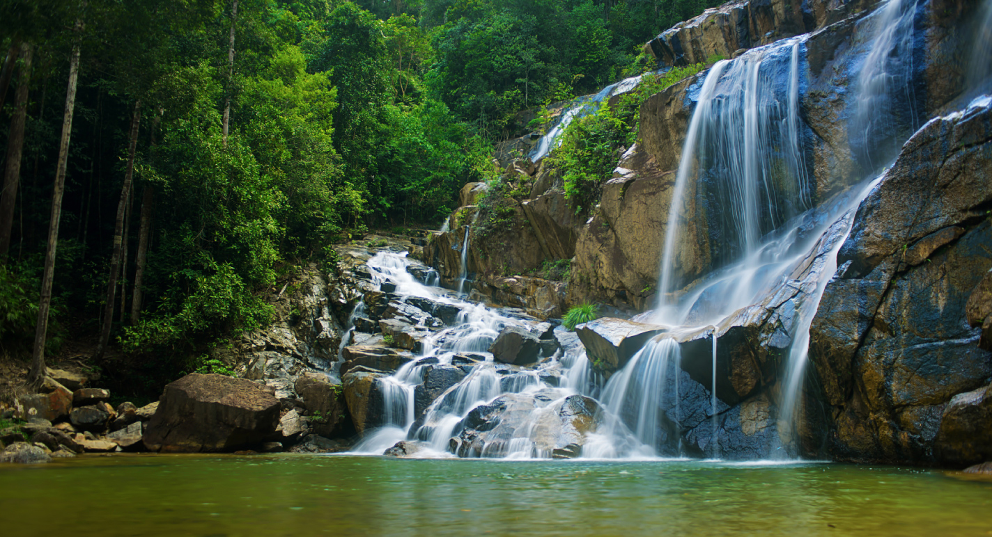 https://mdw-travel-data-us-east-1.s3.amazonaws.com/img/country/Malaysia/Sungai-Pandan-Waterfall/img_00.jpg