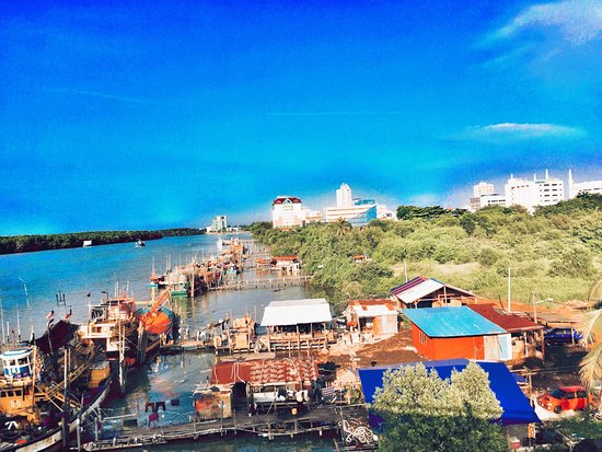https://mdw-travel-data-us-east-1.s3.amazonaws.com/img/country/Malaysia/Taman-Esplanade/img_03.jpg