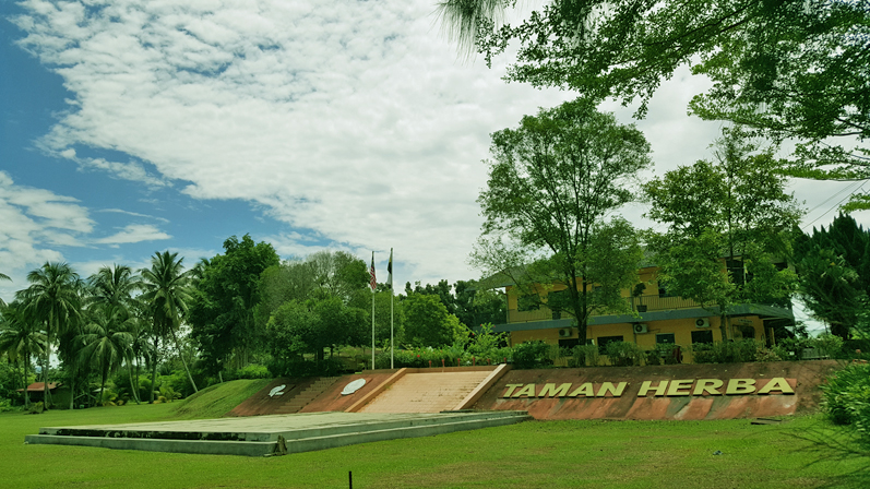 https://mdw-travel-data-us-east-1.s3.amazonaws.com/img/country/Malaysia/Taman-Herba-Negeri-Perak/img_01.jpg