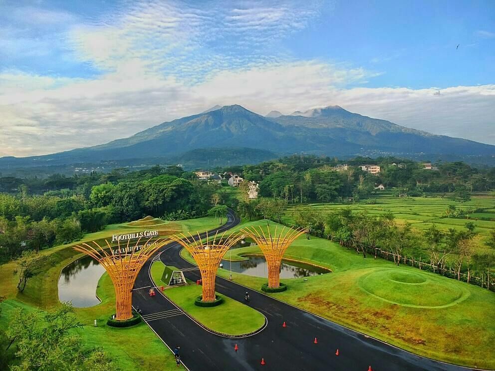 https://mdw-travel-data-us-east-1.s3.amazonaws.com/img/country/Malaysia/Taman-Rekreasi-Gunung-Angsi/img_03.jpg
