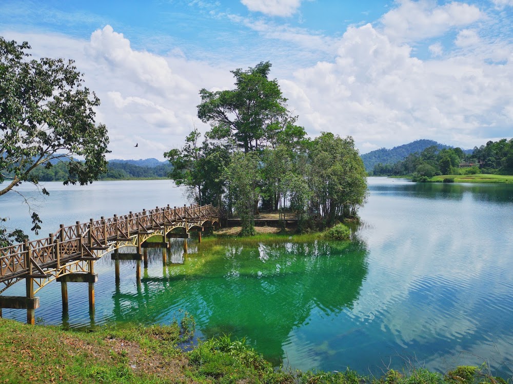 https://mdw-travel-data-us-east-1.s3.amazonaws.com/img/country/Malaysia/Taman-Rekreasi-Tasik-Y/img_01.jpg