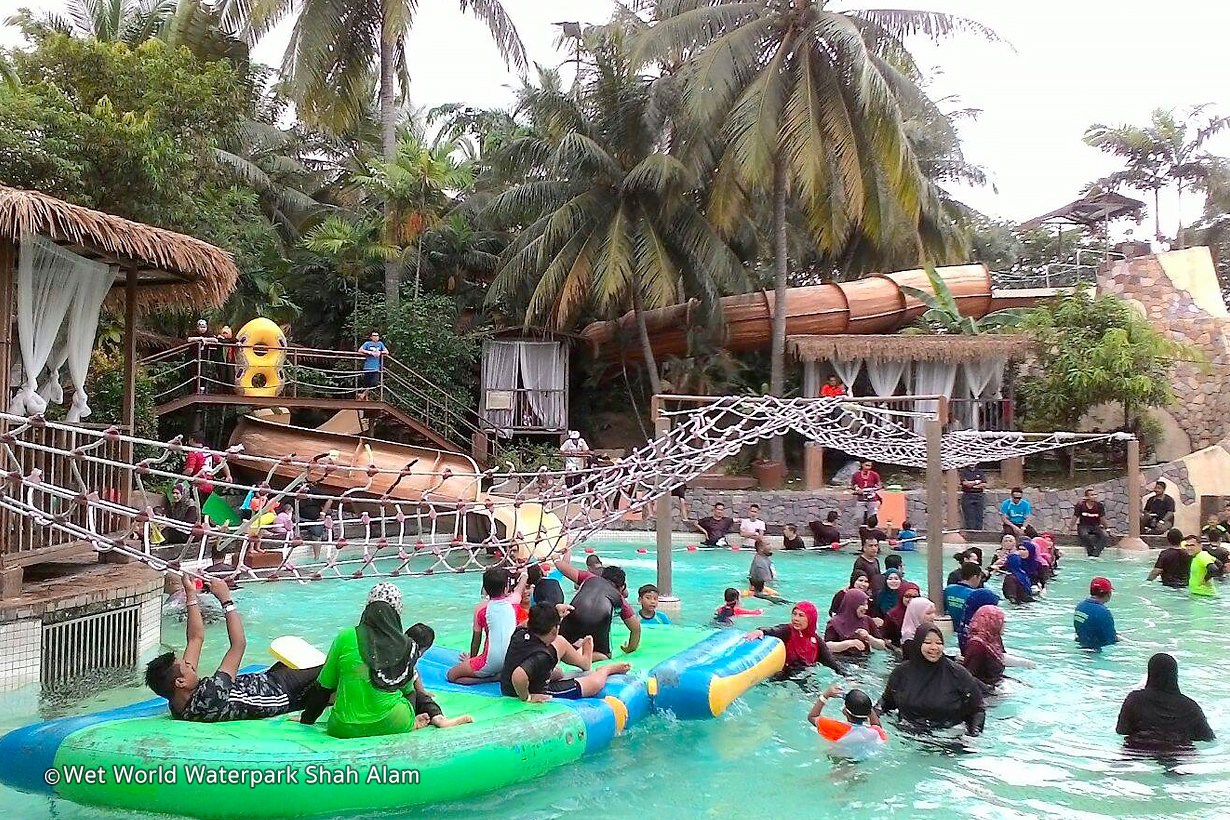 https://mdw-travel-data-us-east-1.s3.amazonaws.com/img/country/Malaysia/Taman-Tema-Wet-World-Air-Panas-Pedas/img_03.jpg