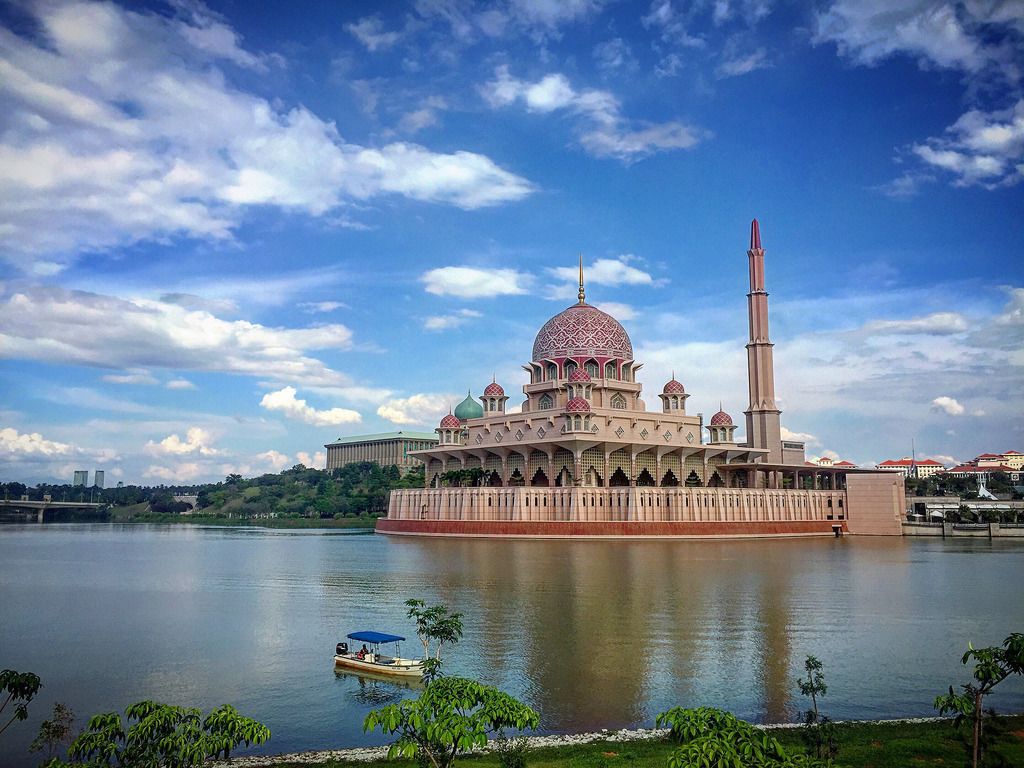 https://mdw-travel-data-us-east-1.s3.amazonaws.com/img/country/Malaysia/Tanjung-Sepat/img_01.jpg