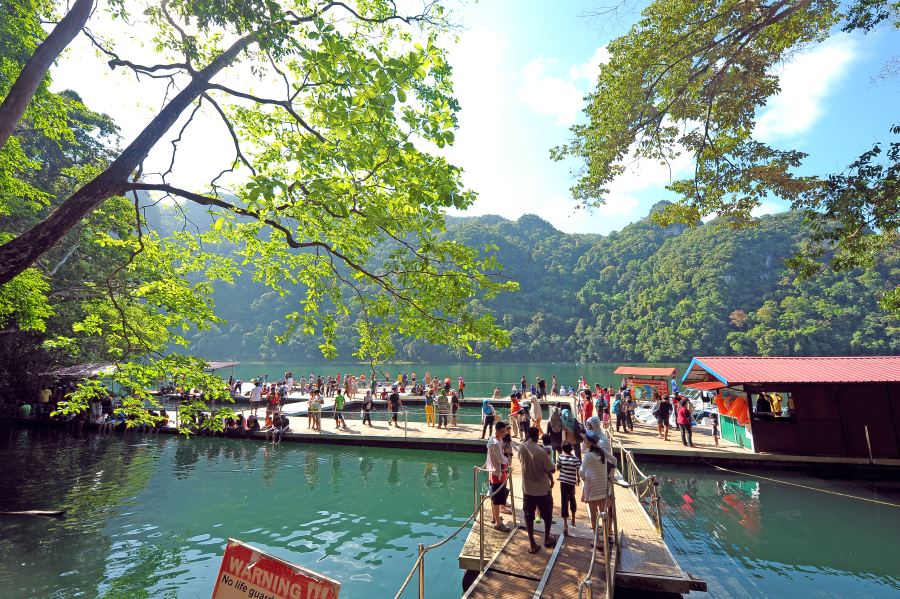 https://mdw-travel-data-us-east-1.s3.amazonaws.com/img/country/Malaysia/Tasik-Dayang-Bunting/img_02.jpg