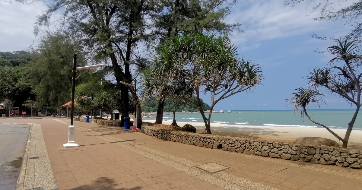 https://mdw-travel-data-us-east-1.s3.amazonaws.com/img/country/Malaysia/Teluk-Cempedak-Beach/img_03.jpg