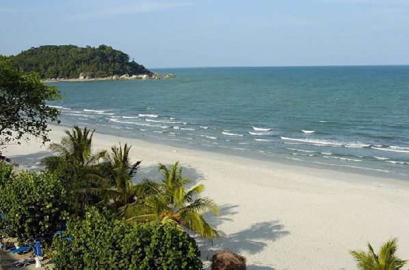 https://mdw-travel-data-us-east-1.s3.amazonaws.com/img/country/Malaysia/Teluk-Chempedak-Beach/img_02.jpg