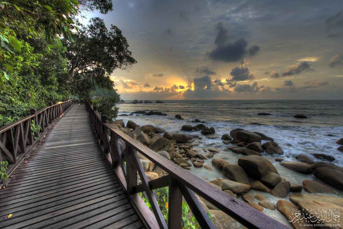 https://mdw-travel-data-us-east-1.s3.amazonaws.com/img/country/Malaysia/Teluk-Chempedak-Beach/img_03.jpg