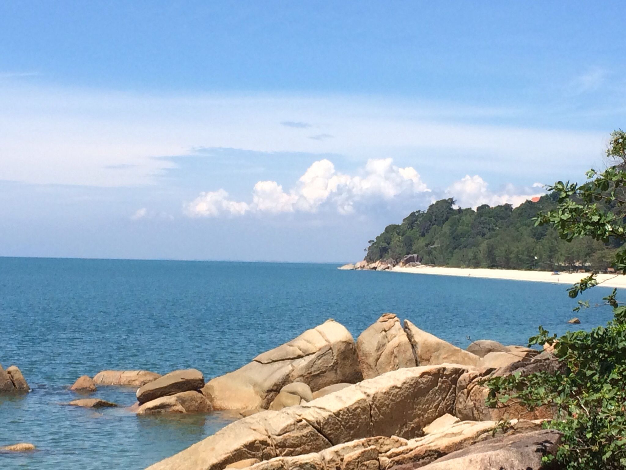 https://mdw-travel-data-us-east-1.s3.amazonaws.com/img/country/Malaysia/Teluk-Chempedak-Mosque/img_01.jpg