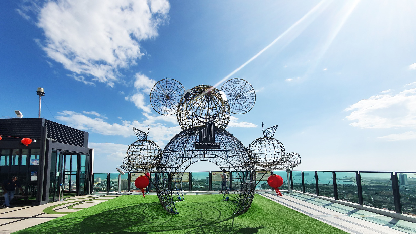 https://mdw-travel-data-us-east-1.s3.amazonaws.com/img/country/Malaysia/The-Shore-Sky-Tower/img_03.jpg