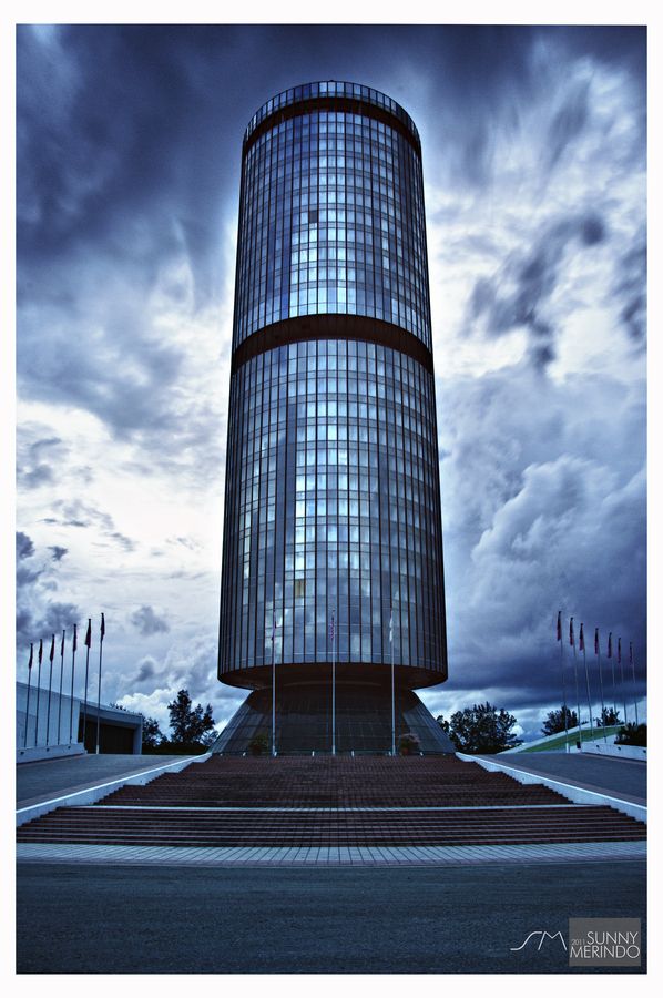 https://mdw-travel-data-us-east-1.s3.amazonaws.com/img/country/Malaysia/Tun-Mustapha-Tower/img_02.jpg