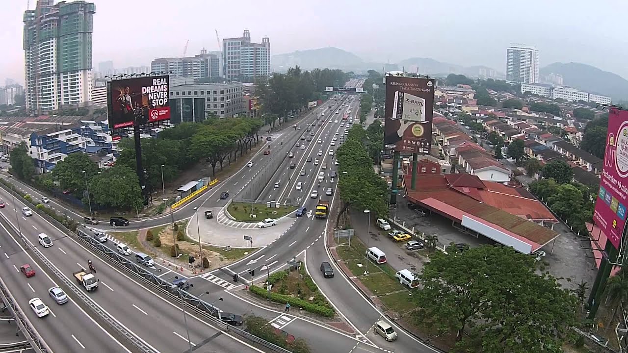 https://mdw-travel-data-us-east-1.s3.amazonaws.com/img/country/Malaysia/Uptown-33-Petaling-Jaya/img_02.jpg