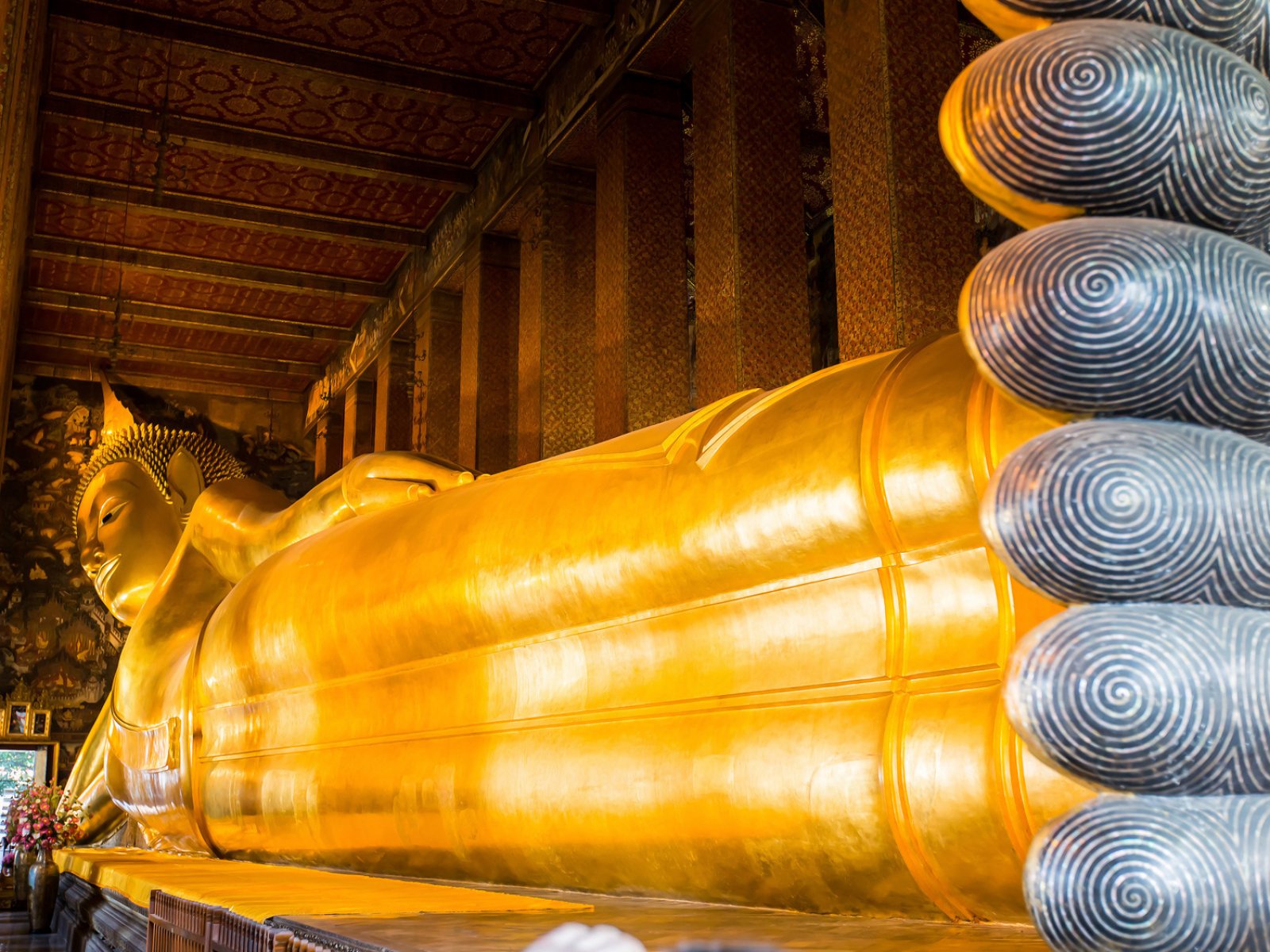 https://mdw-travel-data-us-east-1.s3.amazonaws.com/img/country/Malaysia/Wat-Photivihan-Reclining-Buddha-Temple/img_01.jpg