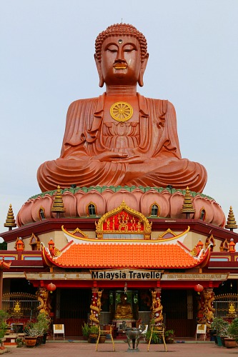 https://mdw-travel-data-us-east-1.s3.amazonaws.com/img/country/Malaysia/Wat-Photivihan-Reclining-Buddha-Temple/img_03.jpg