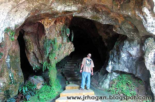 https://mdw-travel-data-us-east-1.s3.amazonaws.com/img/country/Malaysia/Wind-Caves-&-Fairy-Caves/img_02.jpg