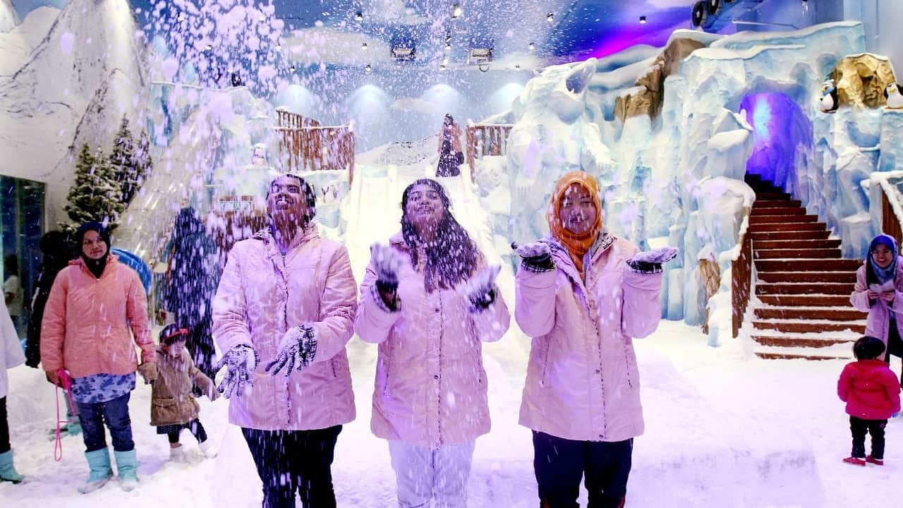 https://mdw-travel-data-us-east-1.s3.amazonaws.com/img/country/Malaysia/i-City-Theme-Park/img_03.jpg