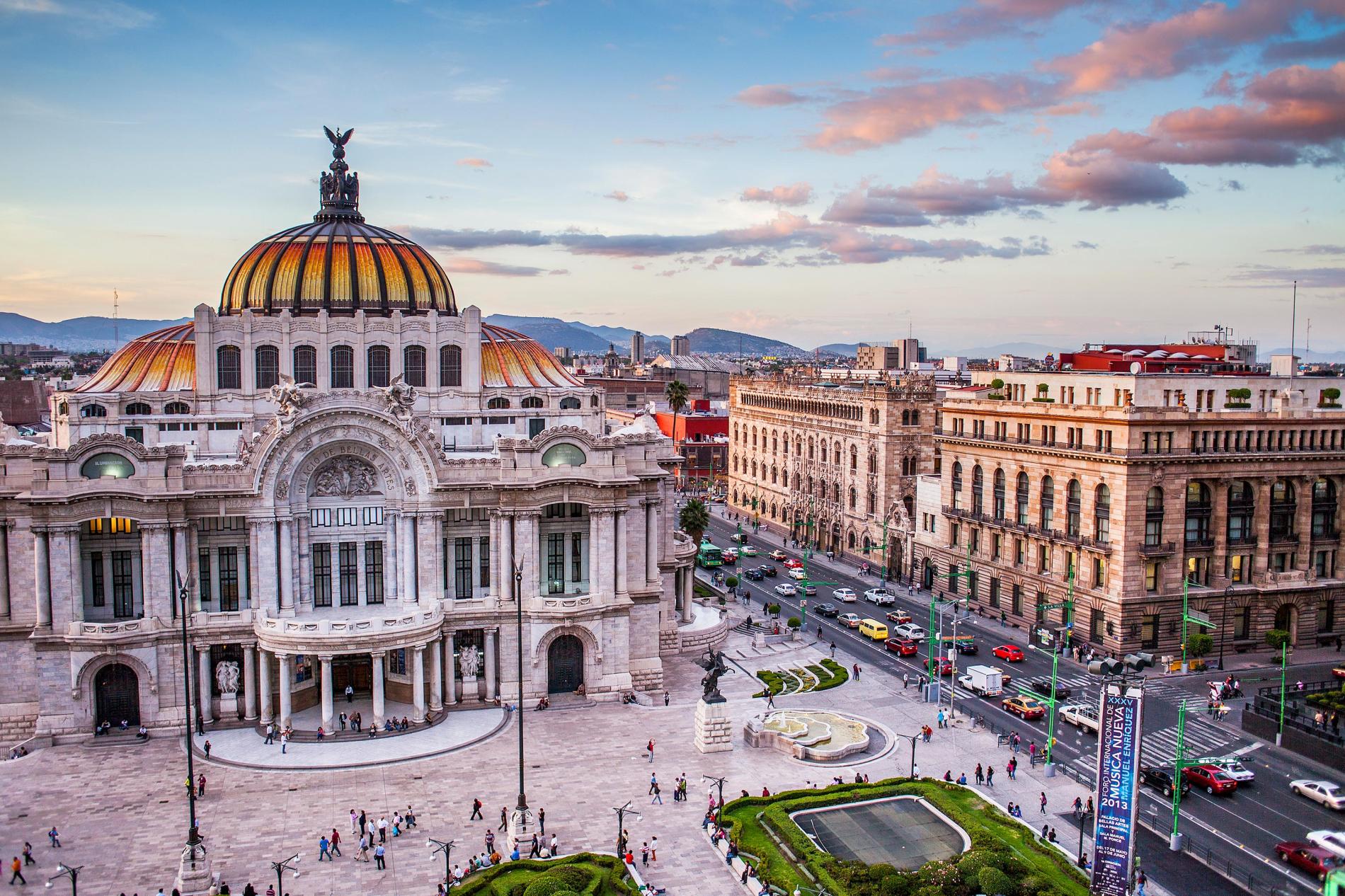https://mdw-travel-data-us-east-1.s3.amazonaws.com/img/country/Mexico/Alcala-Street/img_01.jpg