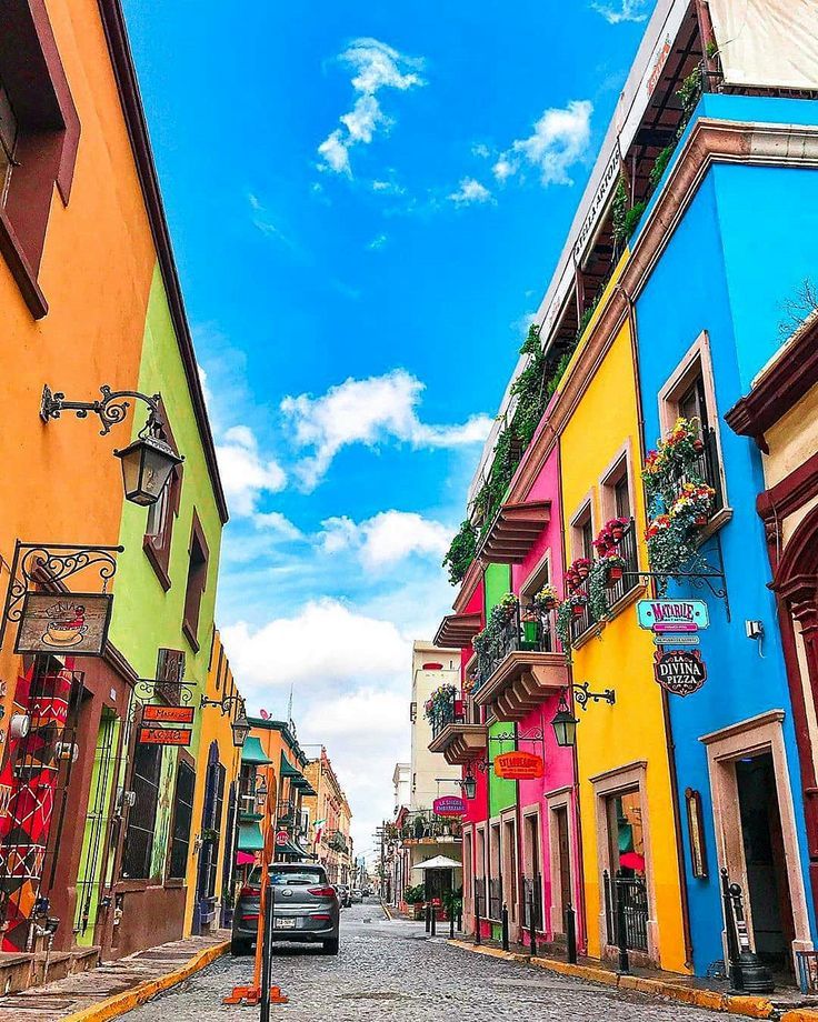 https://mdw-travel-data-us-east-1.s3.amazonaws.com/img/country/Mexico/Barrio-Antiguo/img_03.jpg