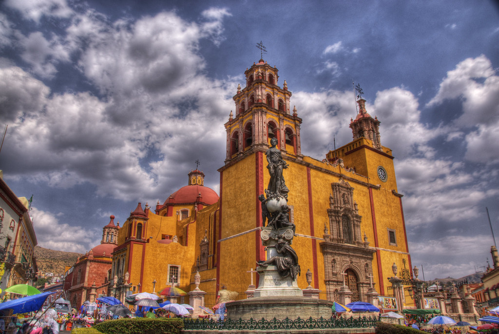https://mdw-travel-data-us-east-1.s3.amazonaws.com/img/country/Mexico/Basilica-Colegiata-de-Nuestra-Senora-de-Guanajuato/img_00.jpg