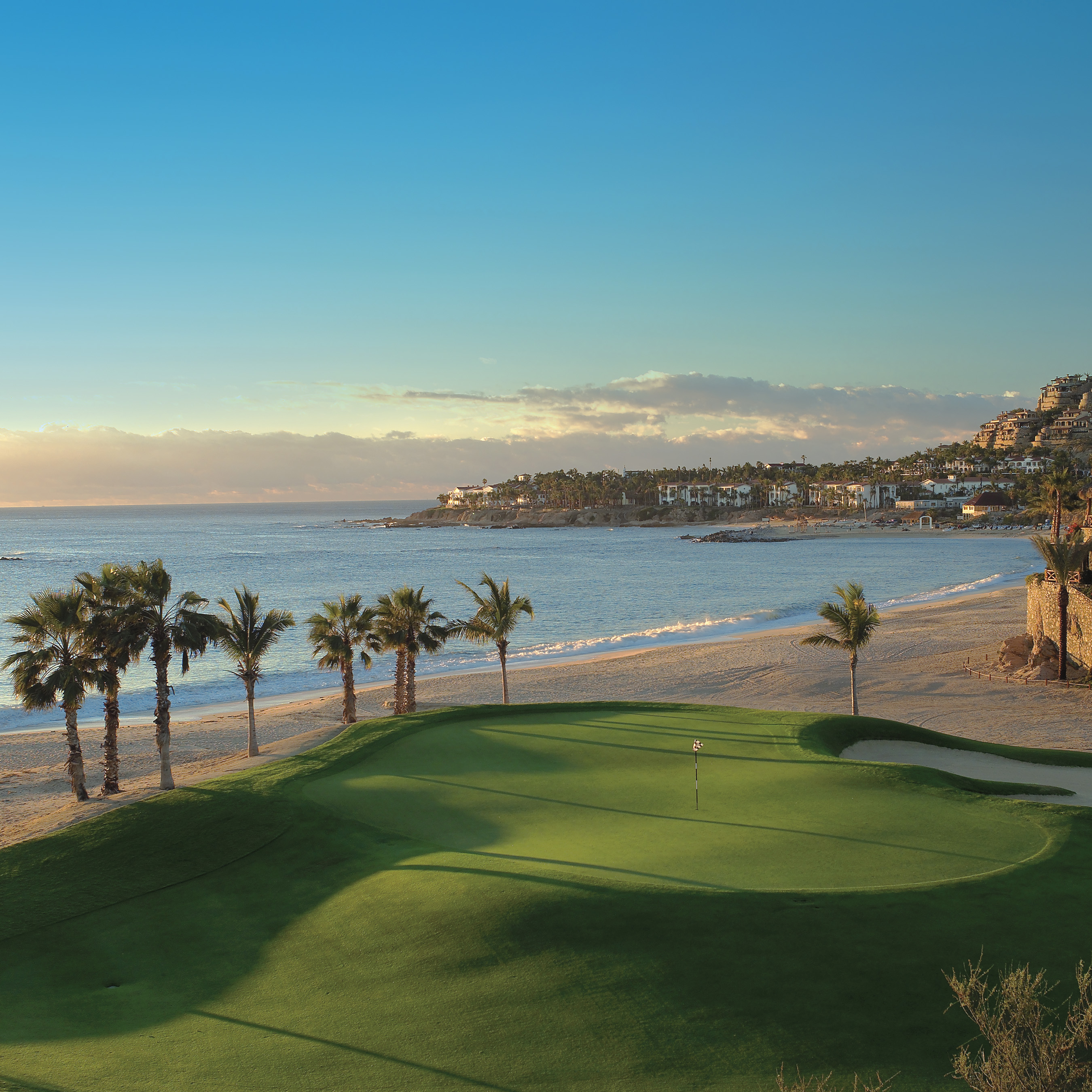https://mdw-travel-data-us-east-1.s3.amazonaws.com/img/country/Mexico/Cabo-San-Lucas-Golf-Courses/img_02.jpg