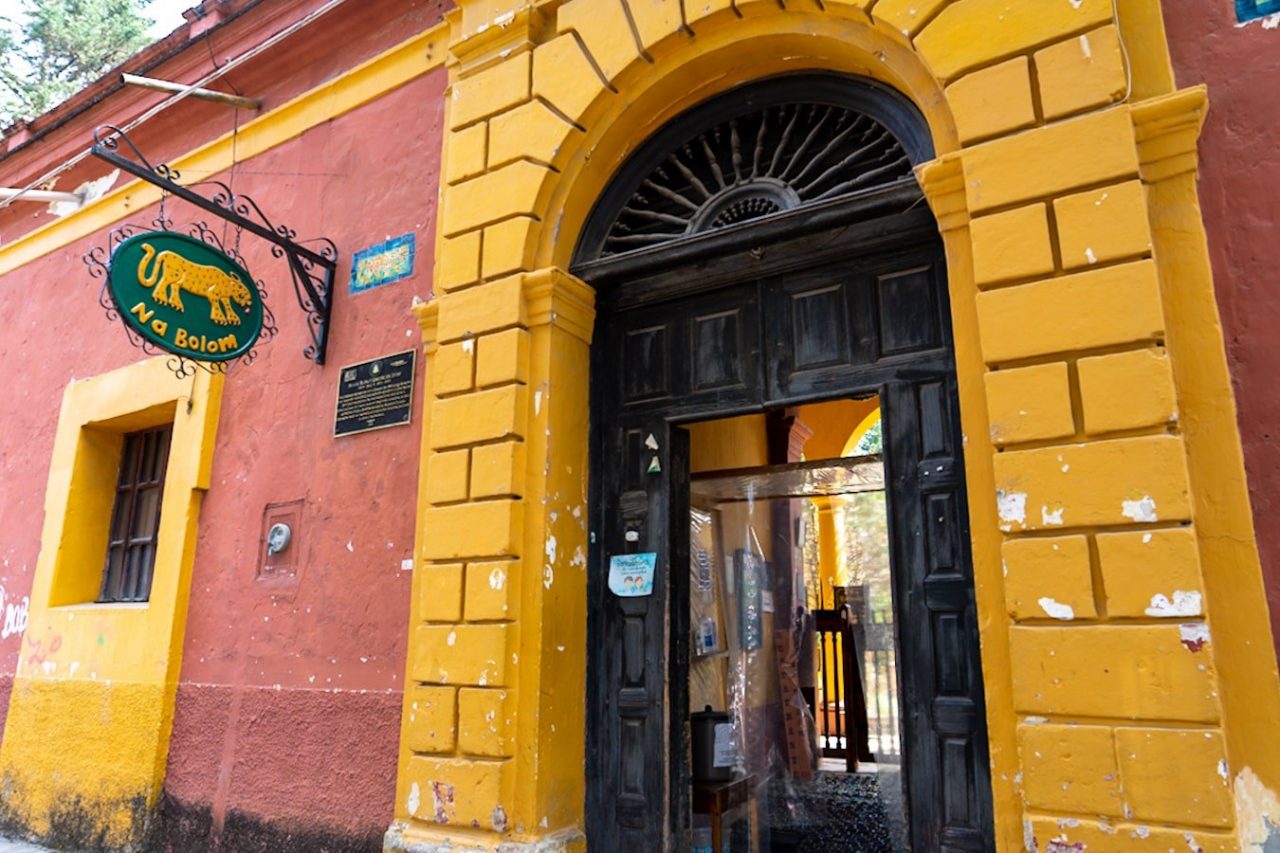 https://mdw-travel-data-us-east-1.s3.amazonaws.com/img/country/Mexico/Casa-Na-Bolom-Museum/img_01.jpg
