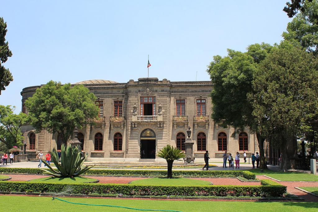 https://mdw-travel-data-us-east-1.s3.amazonaws.com/img/country/Mexico/Castle-of-Chapultepec/img_03.jpg