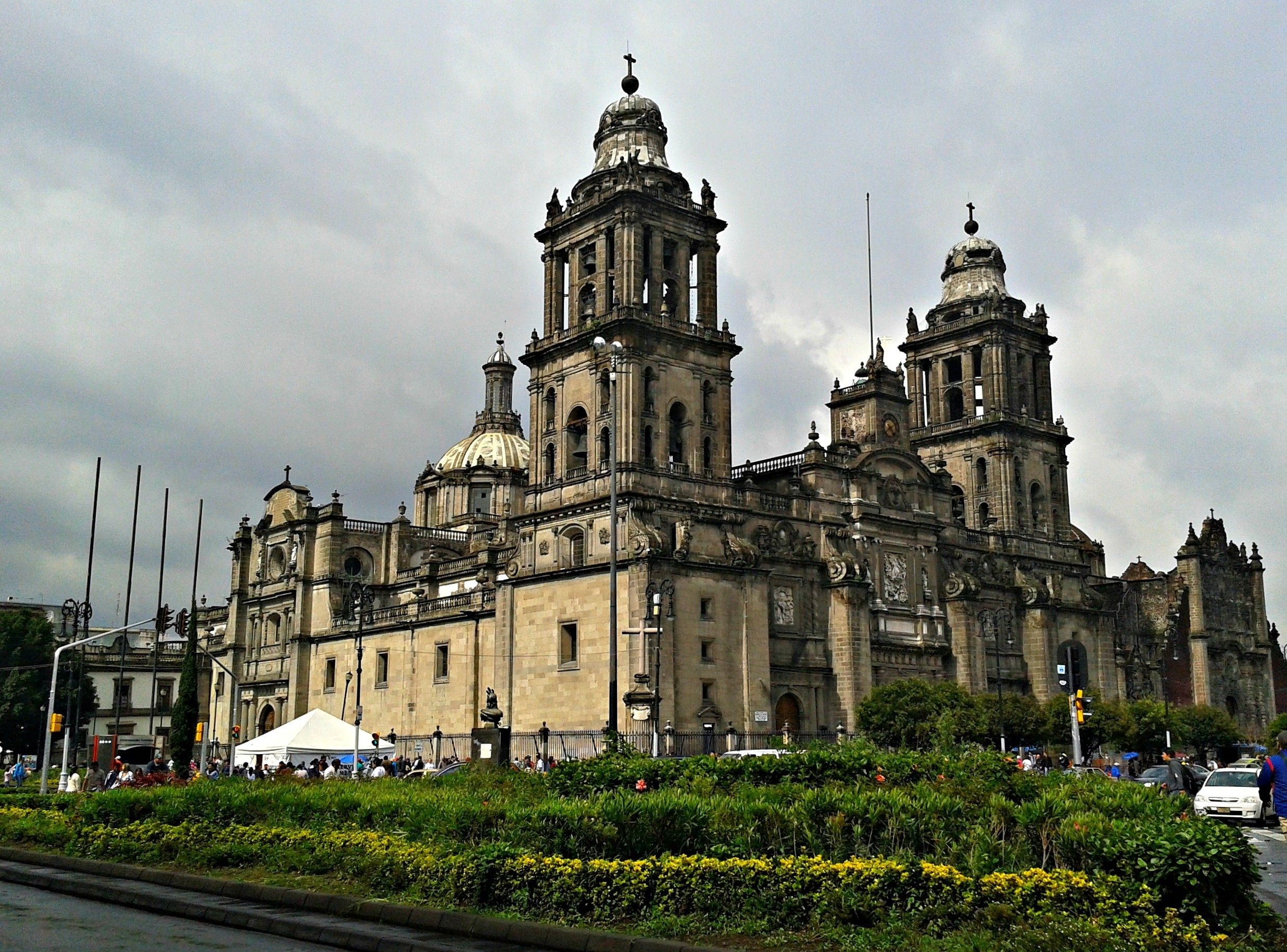 https://mdw-travel-data-us-east-1.s3.amazonaws.com/img/country/Mexico/Catedral-Metropolitana/img_01.jpg