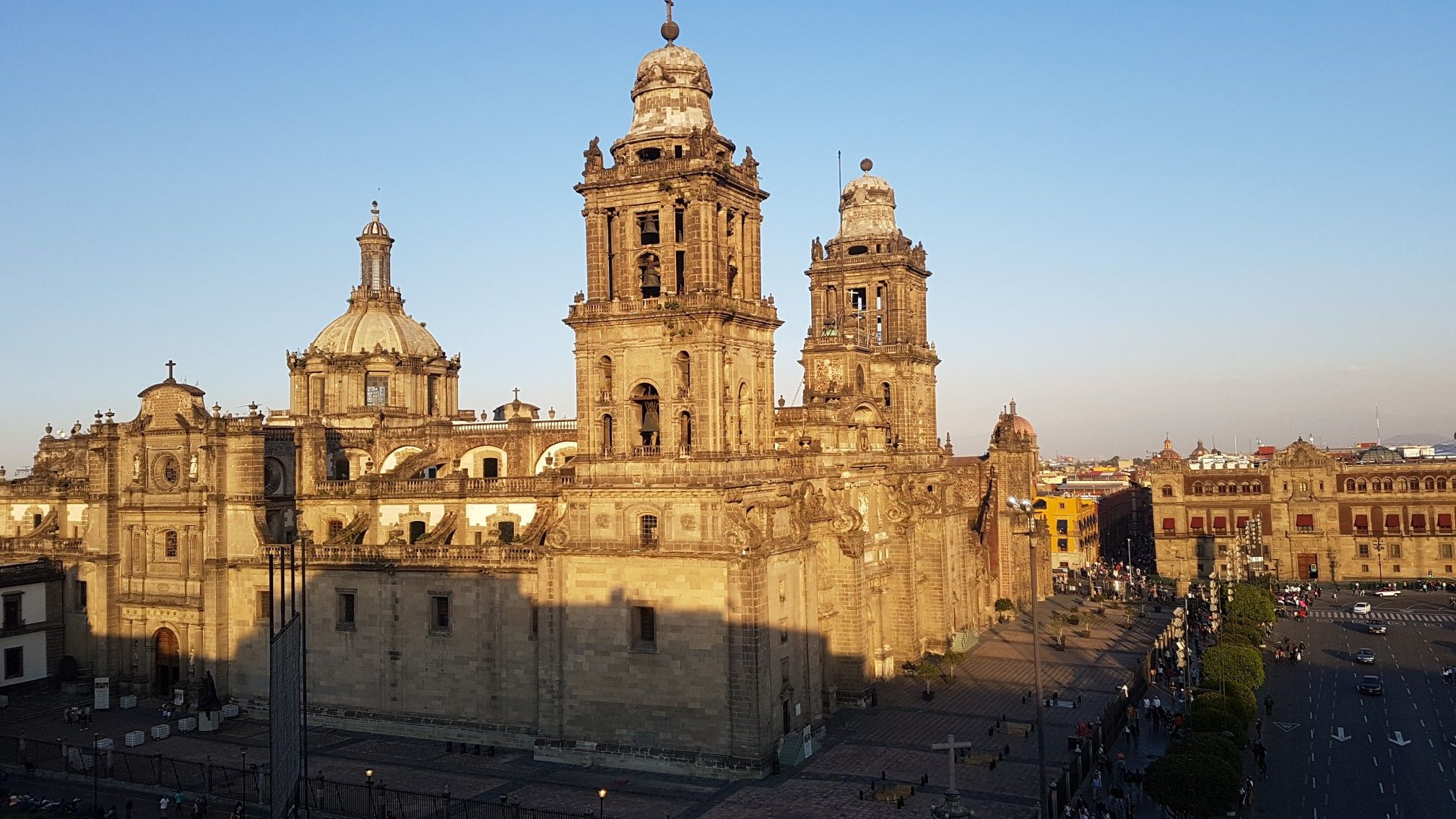 https://mdw-travel-data-us-east-1.s3.amazonaws.com/img/country/Mexico/Catedral-Metropolitana/img_02.jpg
