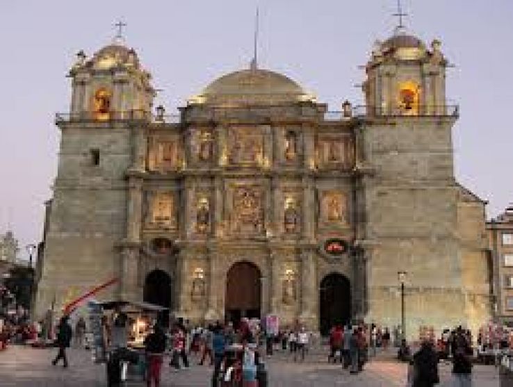https://mdw-travel-data-us-east-1.s3.amazonaws.com/img/country/Mexico/Cathedral-of-Oaxaca/img_00.jpg