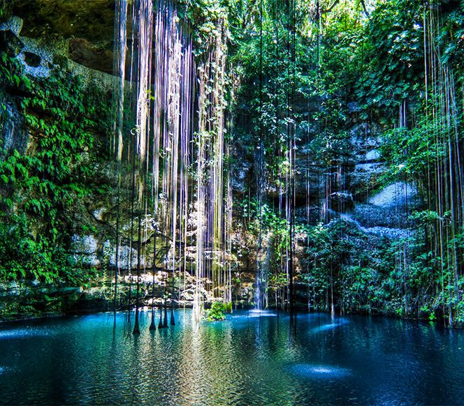 https://mdw-travel-data-us-east-1.s3.amazonaws.com/img/country/Mexico/Cenote-Dos-Ojos/img_02.jpg