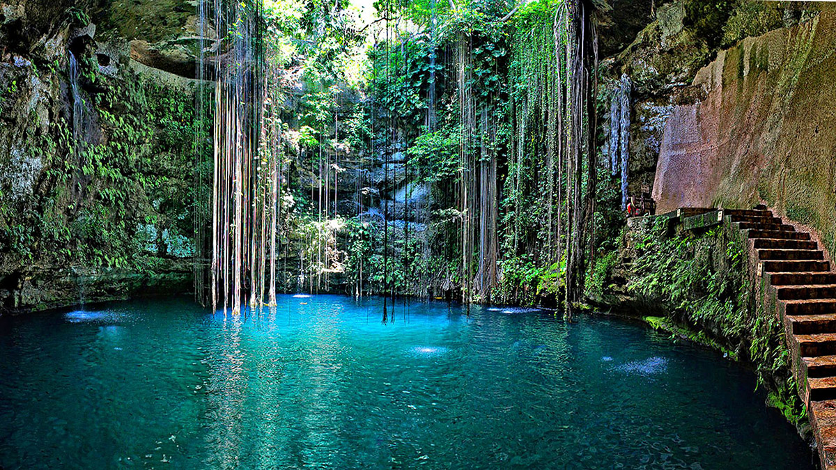 https://mdw-travel-data-us-east-1.s3.amazonaws.com/img/country/Mexico/Cenote-Ik-Kil/img_00.jpg