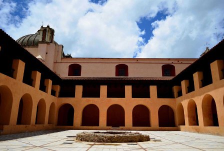 https://mdw-travel-data-us-east-1.s3.amazonaws.com/img/country/Mexico/Centro-Cultural-de-los-Altos-de-Chiapas/img_00.jpg