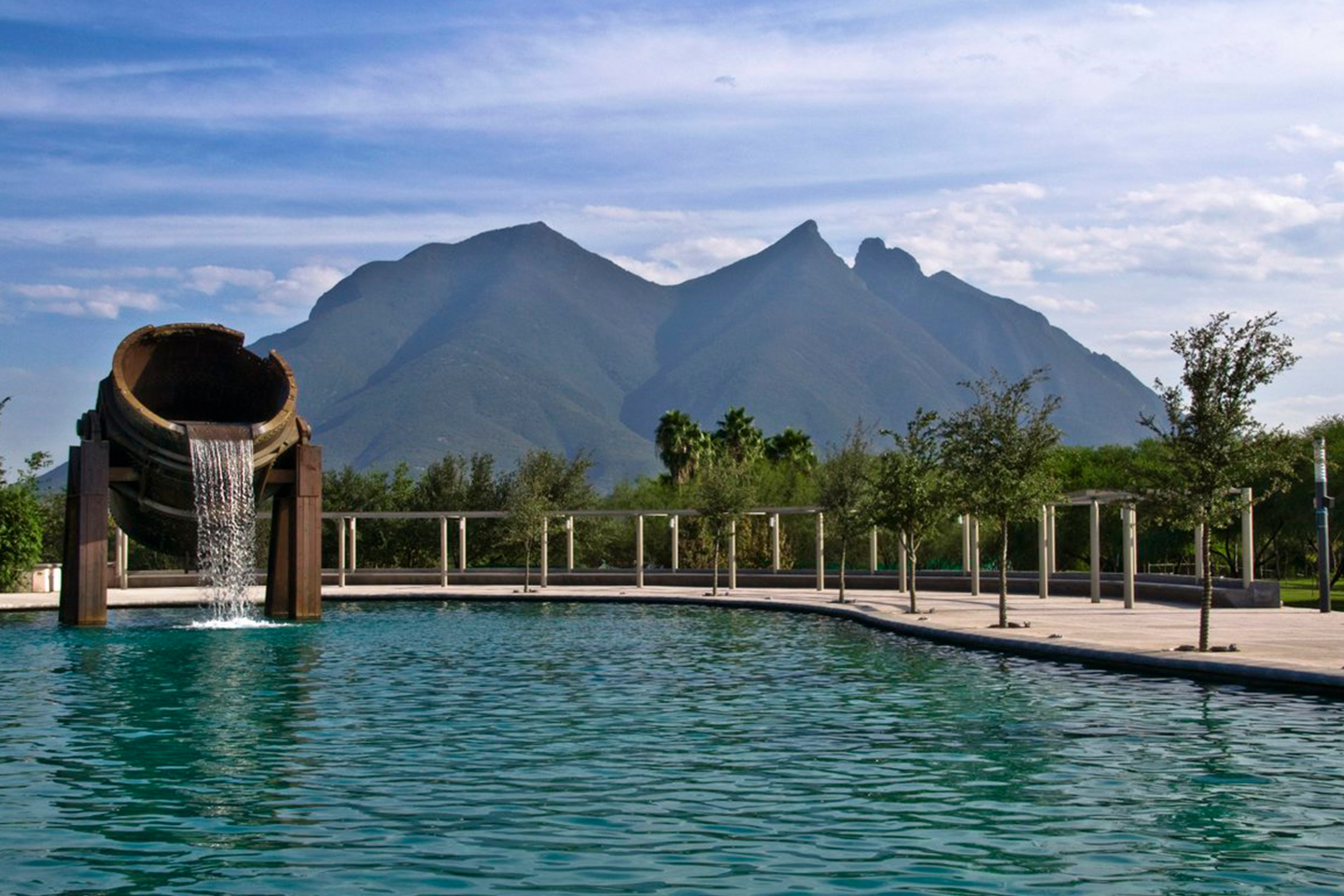 https://mdw-travel-data-us-east-1.s3.amazonaws.com/img/country/Mexico/Cerro-de-la-Silla/img_02.jpg