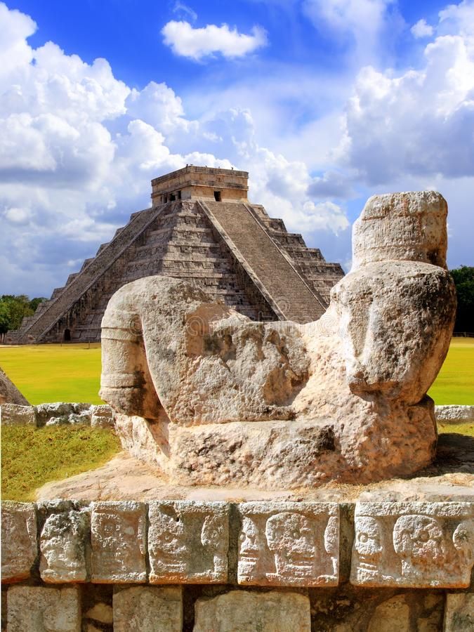 https://mdw-travel-data-us-east-1.s3.amazonaws.com/img/country/Mexico/Chac-Mool/img_01.jpg