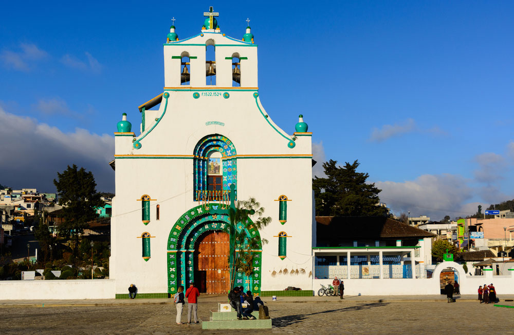 https://mdw-travel-data-us-east-1.s3.amazonaws.com/img/country/Mexico/Chamula-Church/img_00.jpg