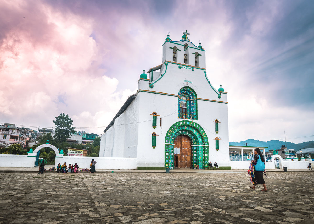 https://mdw-travel-data-us-east-1.s3.amazonaws.com/img/country/Mexico/Chamula-Church/img_02.jpg