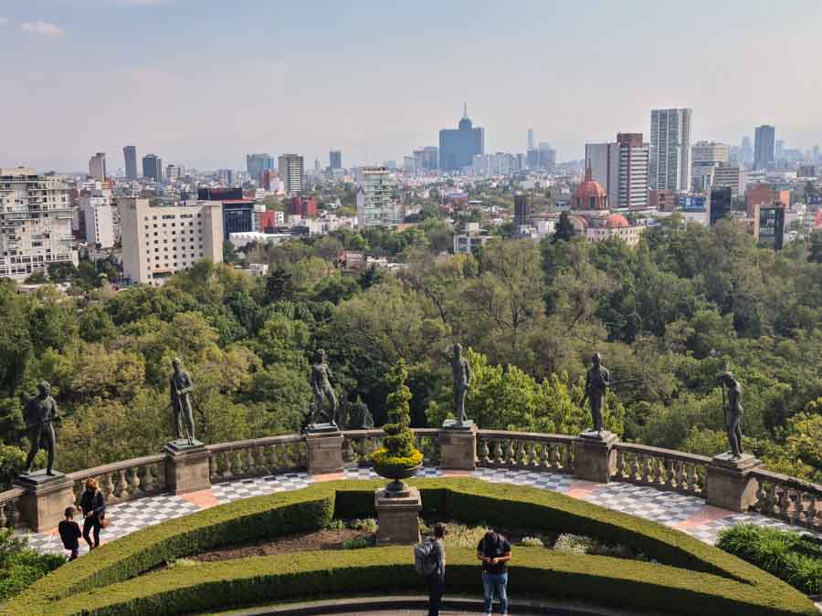 https://mdw-travel-data-us-east-1.s3.amazonaws.com/img/country/Mexico/Chapultepec-Park/img_01.jpg