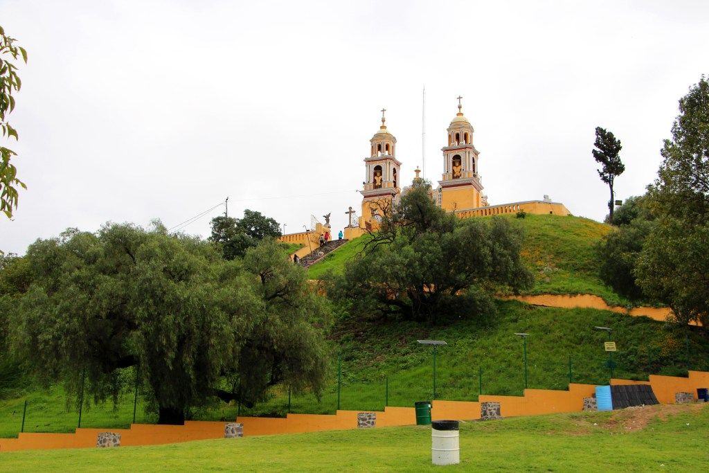 https://mdw-travel-data-us-east-1.s3.amazonaws.com/img/country/Mexico/Cholula-Town/img_02.jpg