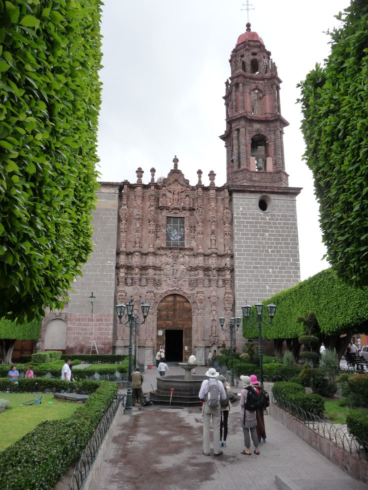 https://mdw-travel-data-us-east-1.s3.amazonaws.com/img/country/Mexico/Church-of-San-Francisco--Templo-de-San-Francisco-/img_01.jpg