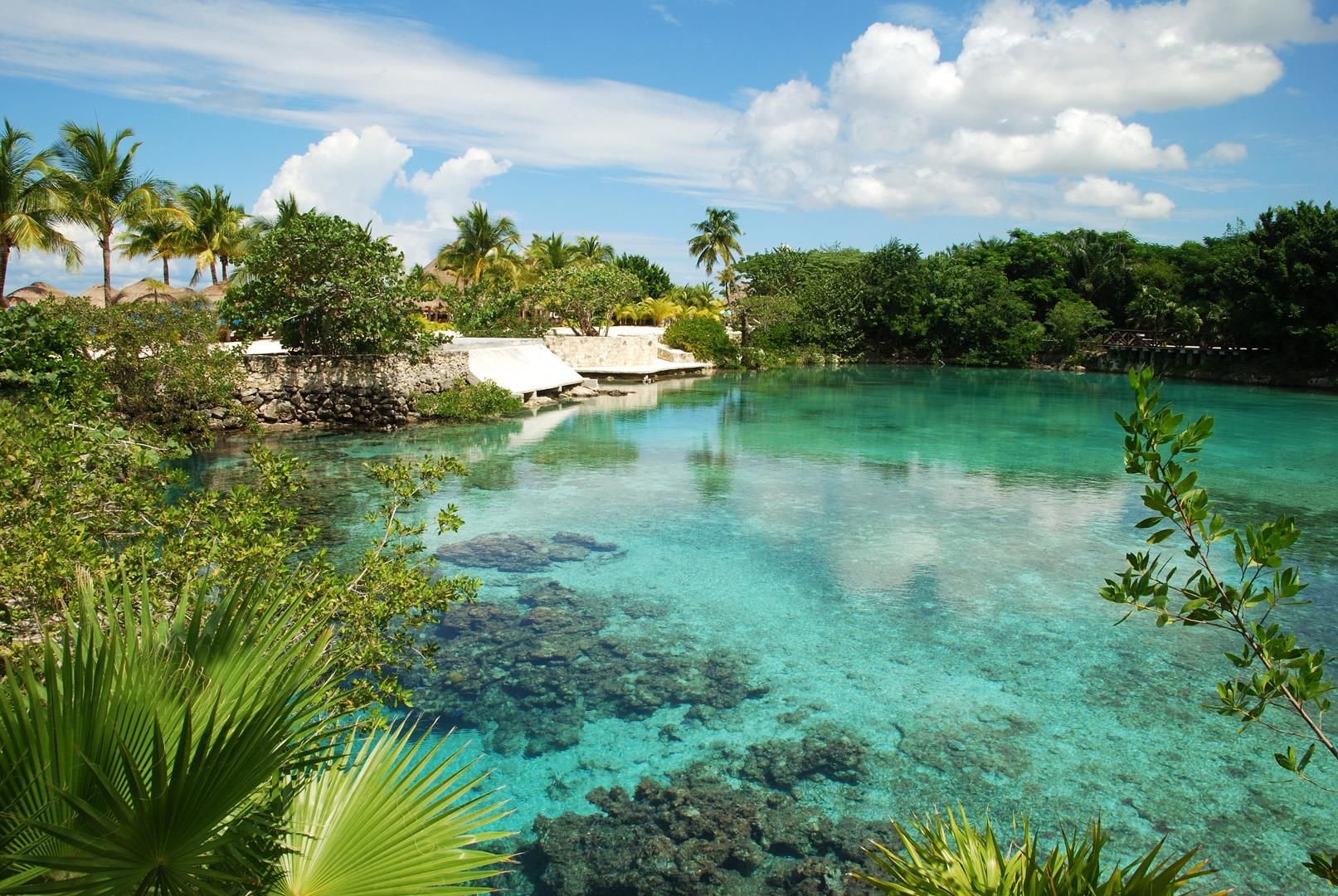 https://mdw-travel-data-us-east-1.s3.amazonaws.com/img/country/Mexico/Cozumel/img_02.jpg