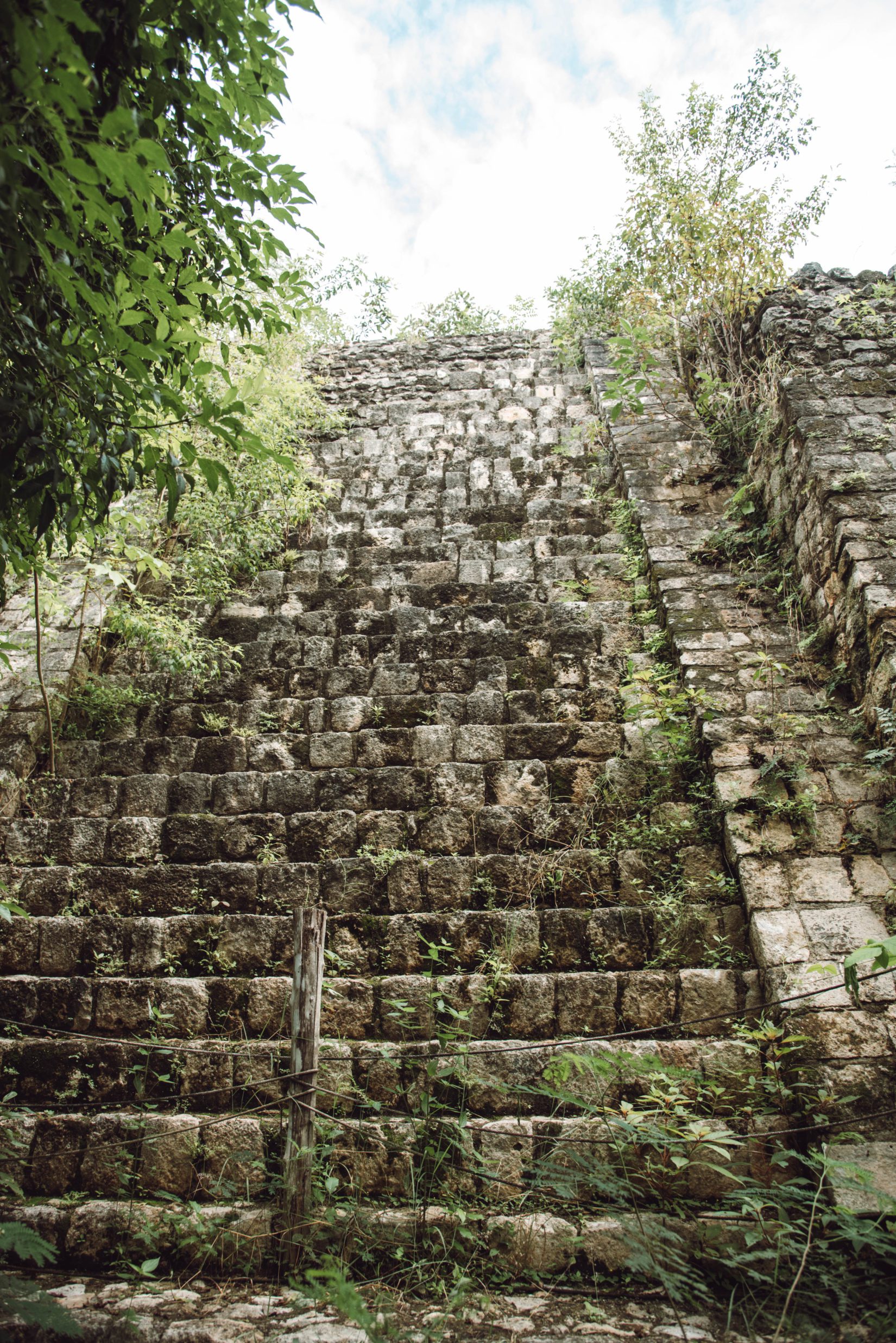 https://mdw-travel-data-us-east-1.s3.amazonaws.com/img/country/Mexico/Ek-Balam/img_01.jpg