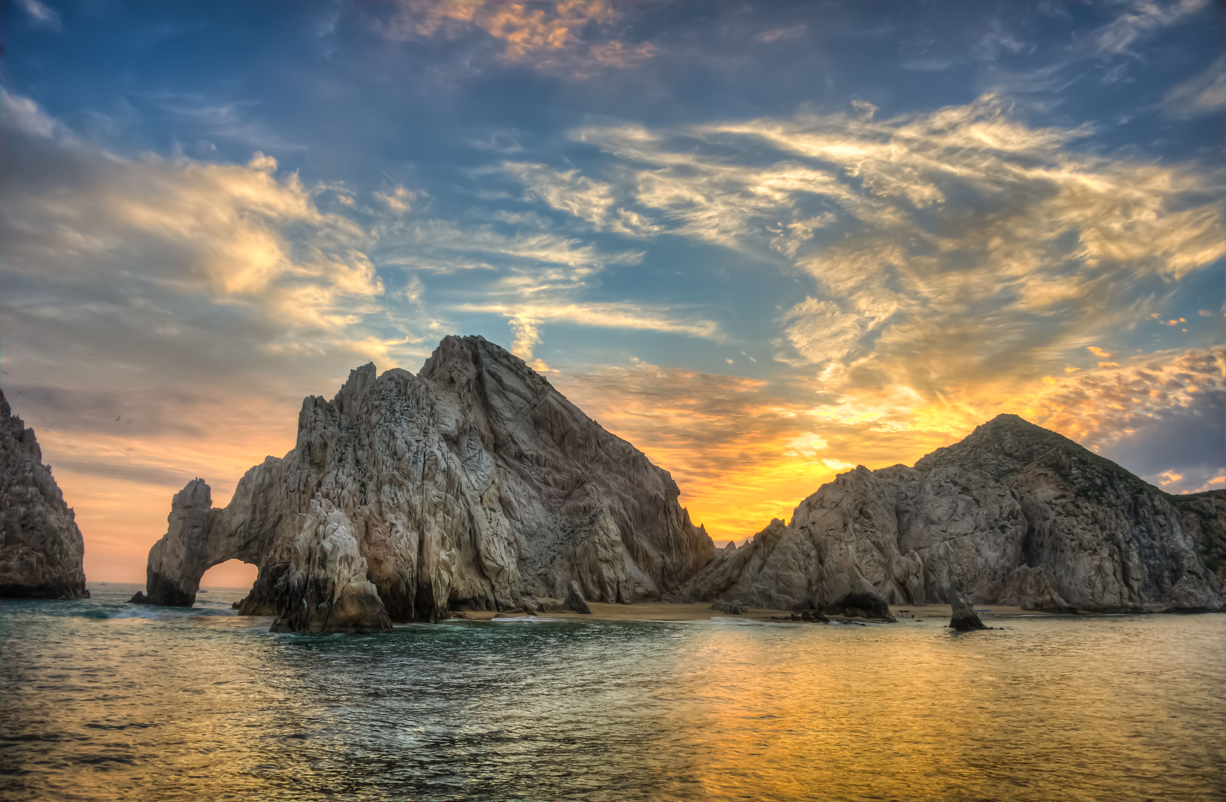 https://mdw-travel-data-us-east-1.s3.amazonaws.com/img/country/Mexico/El-Arco-de-Cabo-San-Lucas/img_00.jpg